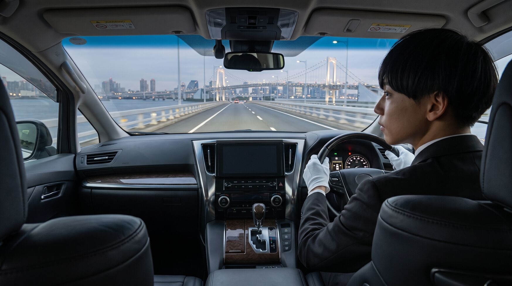 Licensed Private Chauffeur Van in Japan (Toyota Alphard)
